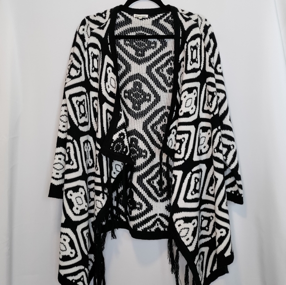 Breeze Ever Black and White Patterned Women's Sweater Cardigan - Picture 1 of 5